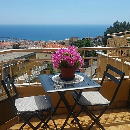 Il Paradiso Del Relax Private With Bathroom Parking 3* Санремо