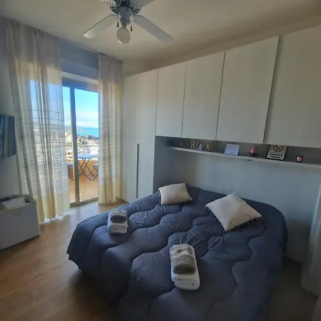 Il Paradiso Del Relax Private With Bathroom Parking 산레모